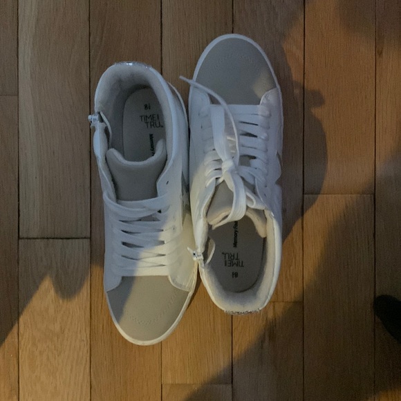 Time and Tru Shoes - Walmart Time and Tru High Top Sneakers